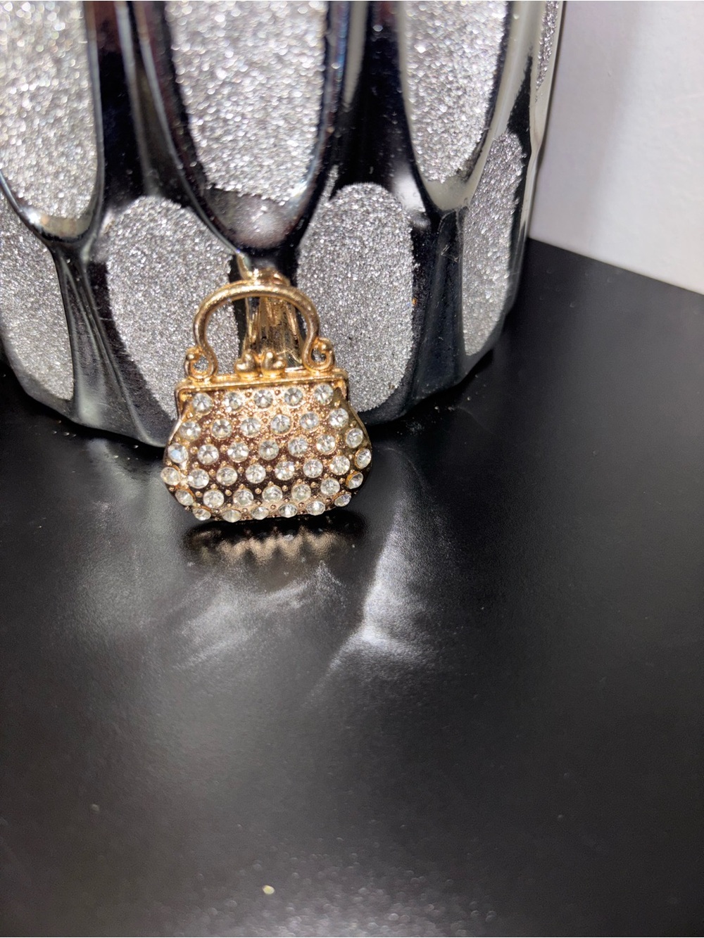 ✨Gold Crystal Purse-Shaped Brooch — Sparkling Accent✨